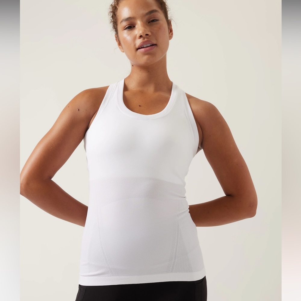Athleta Momentum Tank medium